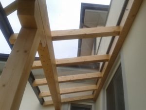portico in legno lamellare