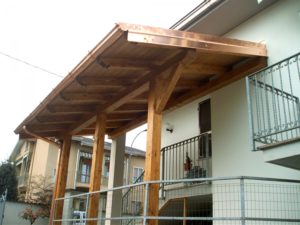 copri balcone in legno lamellare