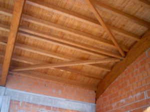 tetto curvo in legno lamellare