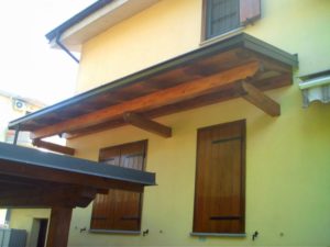 copri finestra in legno lamellare